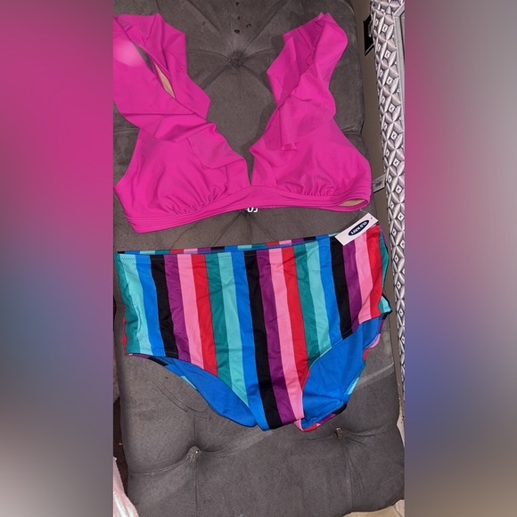 Flouncy top with striped bottom - Picture 1 of 1